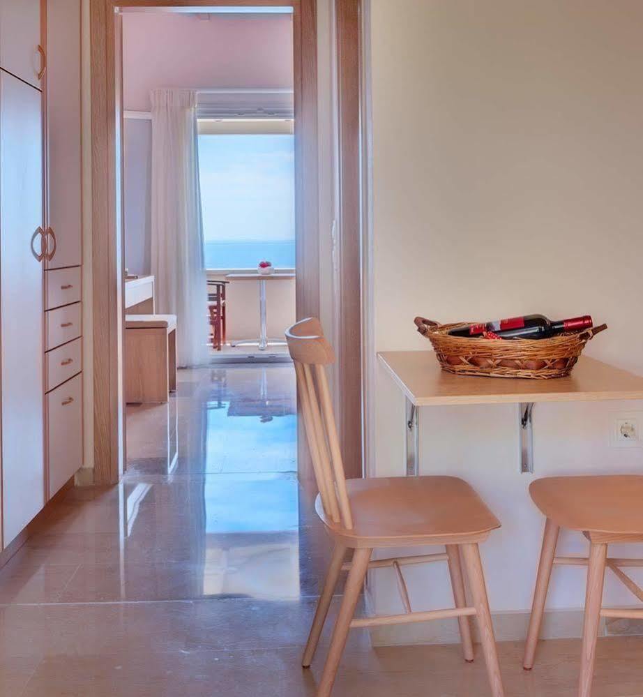 Krouzeri Beach Apartments Katavolos Exterior photo
